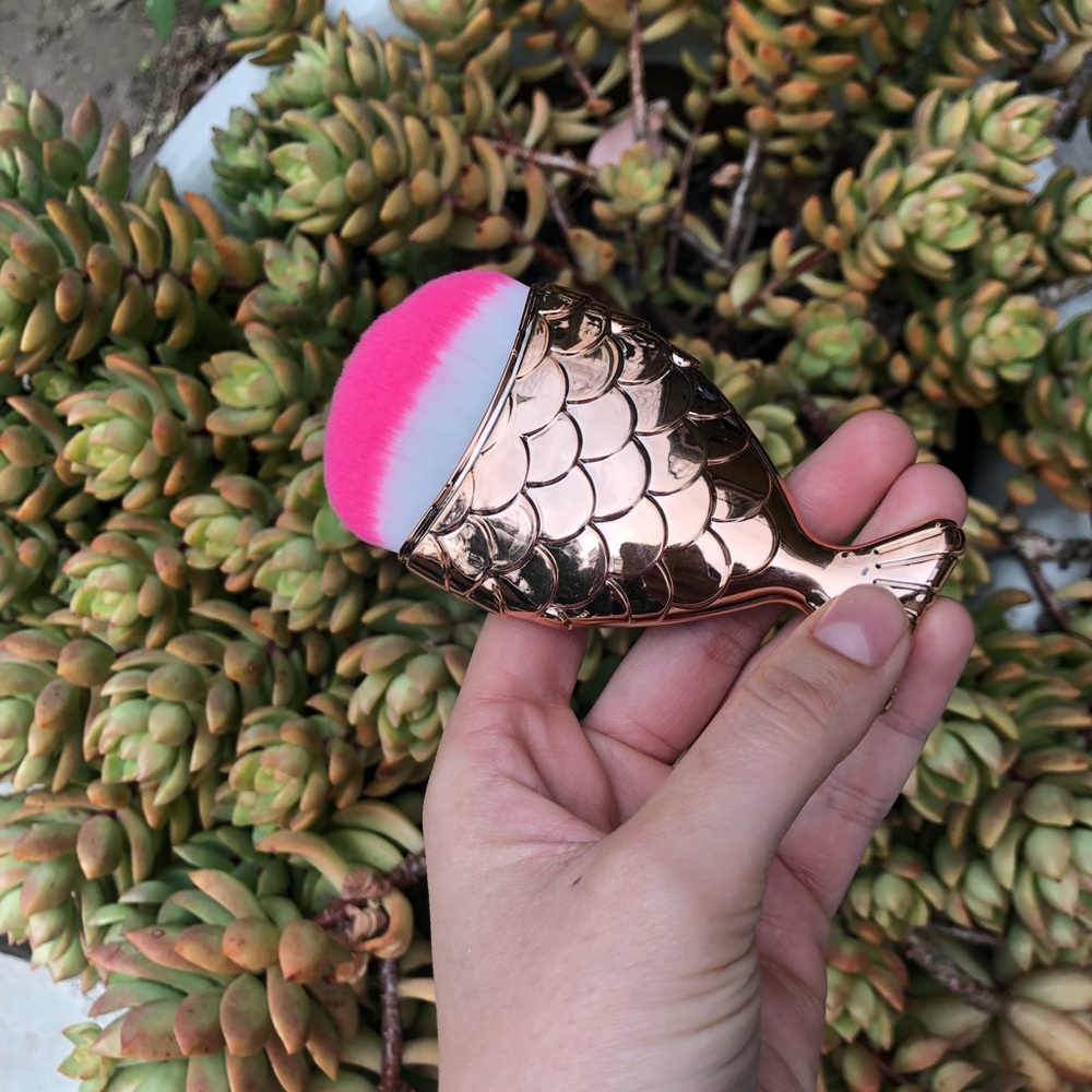 Contour brush